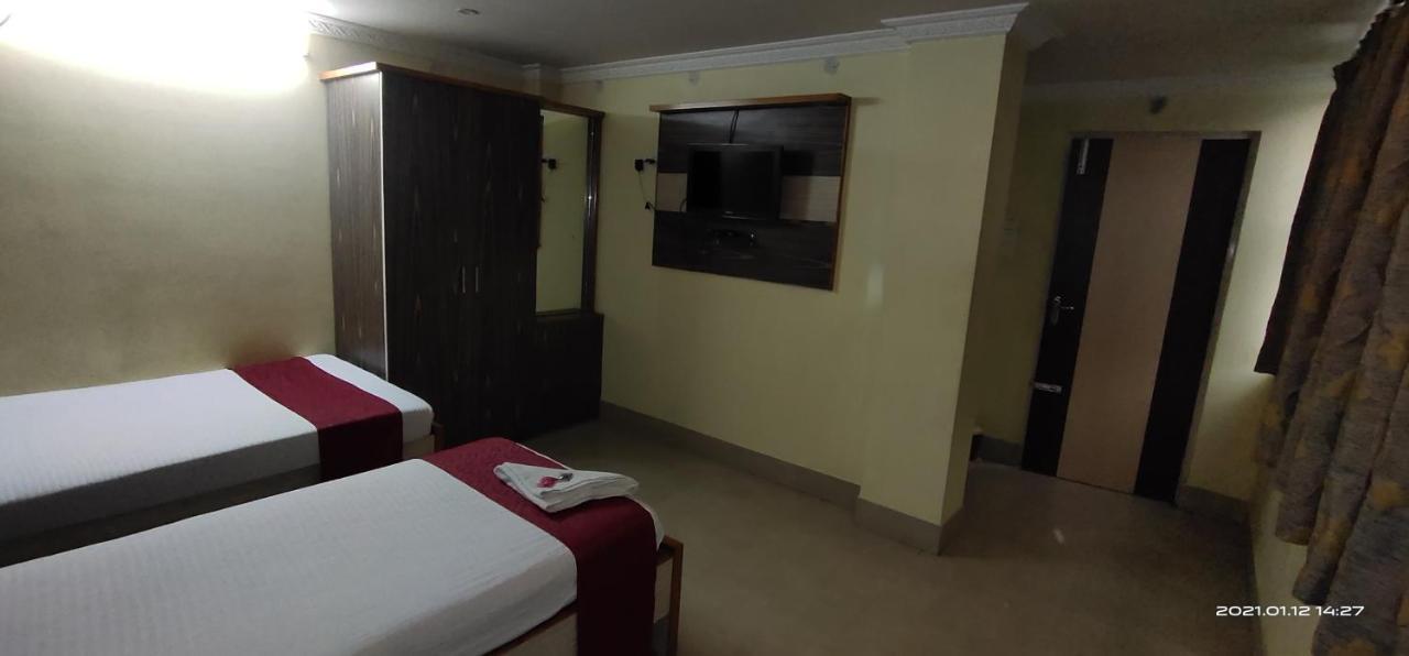 Hotel Royal Residency Sziliguri Kültér fotó